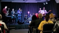 Встретили лето с огоньком: Концерт Rockin'Dad в Доме ученых