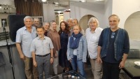 Непарадный патриотизм: как отметили День России в кафе поэтов