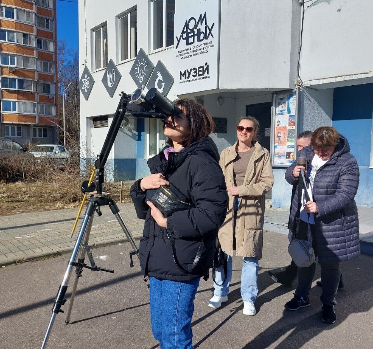 9 марта наблюдали в телескоп Дома учёных