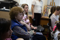 «Кто ничего не любит, не может быть счастливым»: как студия «Индиго» устроила чай с Дональдом Биссетом