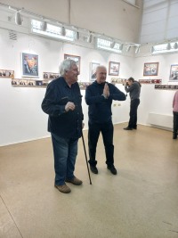 На открытие выставки Николая Малышева, посвященной памяти Михаила Дмитриева, собрались самые близкие люди, друзья троицкого фотографа