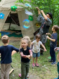 11-13 июня вТроицком лесу прошёл Минифест. Организатором детской зоны отдыха был семейный клуб "СчастливаЯ семья".