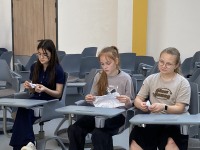 Краски настроения: как с помощью цветных карандашей ученики гимназии рассказали о себе больше, чем могли словами
