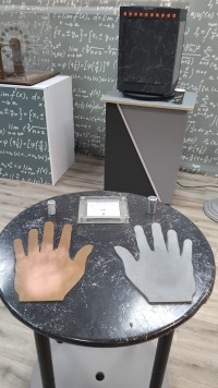 В лаборатории чудес: как влюбиться в физику в «Кунсткамере» Дома учёных