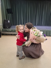 Материнство крупным планом: как Екатерина Стрельникова покорила Дом ученых