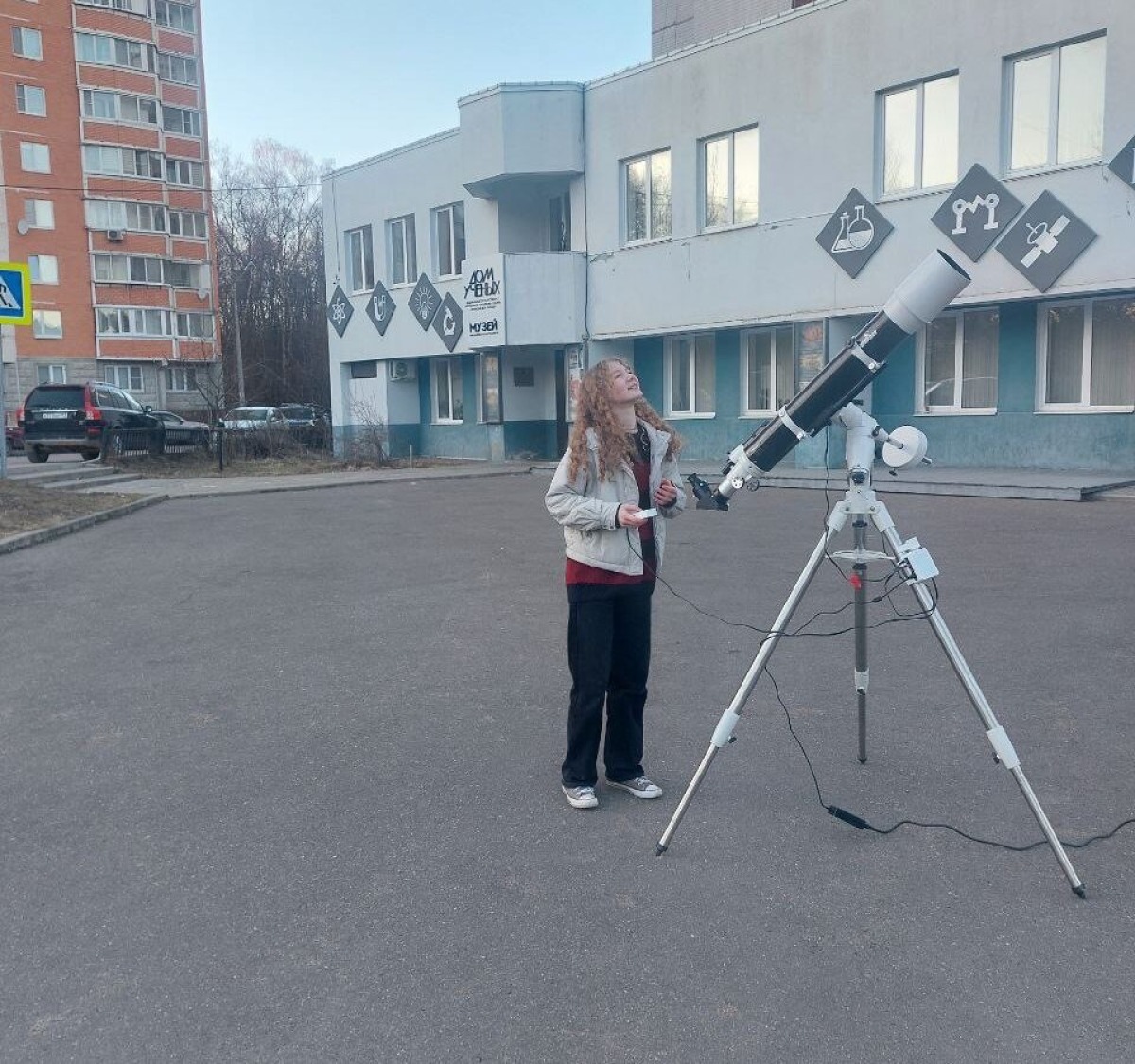 9 марта наблюдали в телескоп Дома учёных