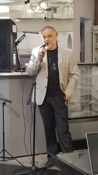 «Лидия Бартольд: первая поэтесса Троицка вышла из тени» – как архивные стихи зазвучали на 25-м стуле