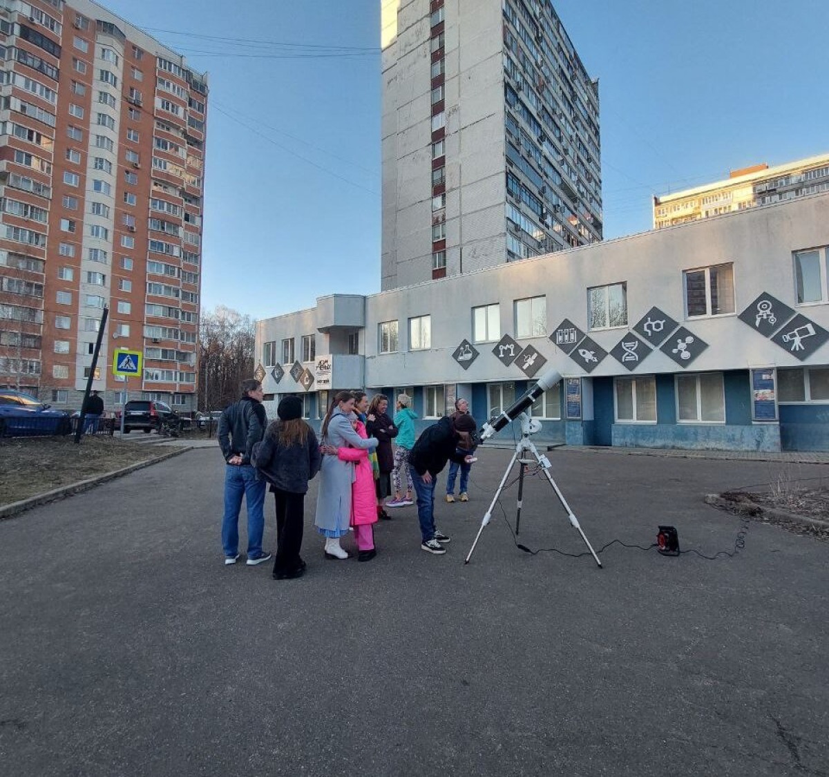 9 марта наблюдали в телескоп Дома учёных