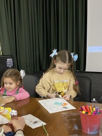 Игрушка как семейная летопись: как в Доме учёных создавали рождественские истории