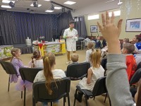 26 декабря в Доме учёных состоялись три "Научные ёлки" для детей.