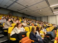 Погружение в материалы будущего: лекция о перовскитах в гимназии Пушкова.