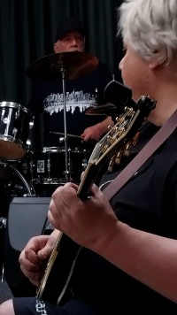 Октябрь в ритме блюза: как прошел вечер с группой Rockin’Dad.