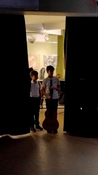 «Мы играли на гитаре» — а ещё пели, слушали и не хотели расходиться