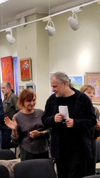 Краски, рожденные тишиной: в Доме учёных открылась выставка «От осени до осени»