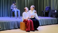Годо не пришёл, но "Подмостки" — да! Как мы смеялись, стыдились и задумывались на чтецком вечере "Театральный чулан"