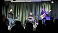 Гитара, саксофон и огонь: как Rockin'Dad заставил зал забыть про осень