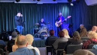 Гитара, саксофон и огонь: как Rockin'Dad заставил зал забыть про осень