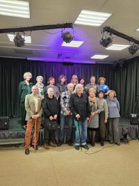 Краски, рожденные тишиной: в Доме учёных открылась выставка «От осени до осени»